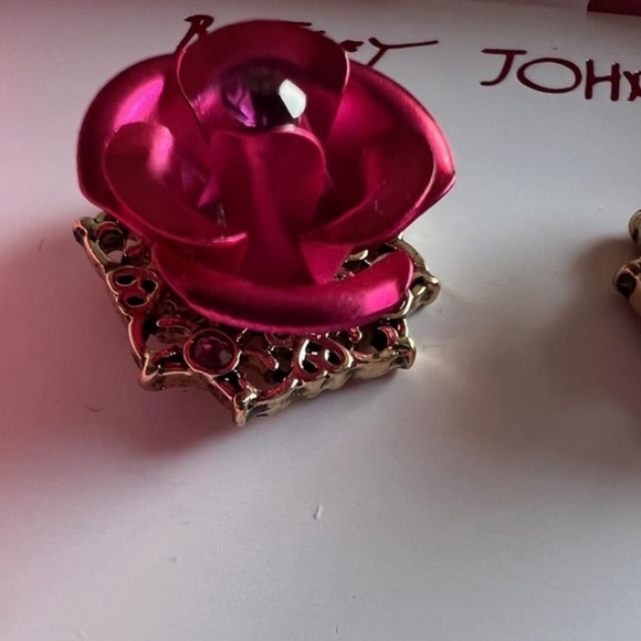 Betsey Johnson Rose Stud earrings - Picture 4 of 10